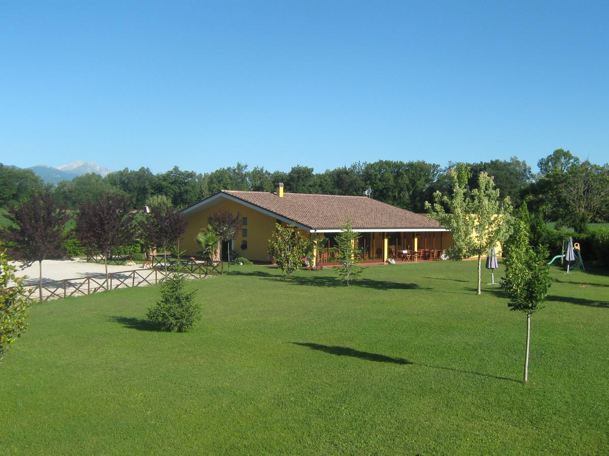 B & B Oasi Rosciano  Buitenkant foto