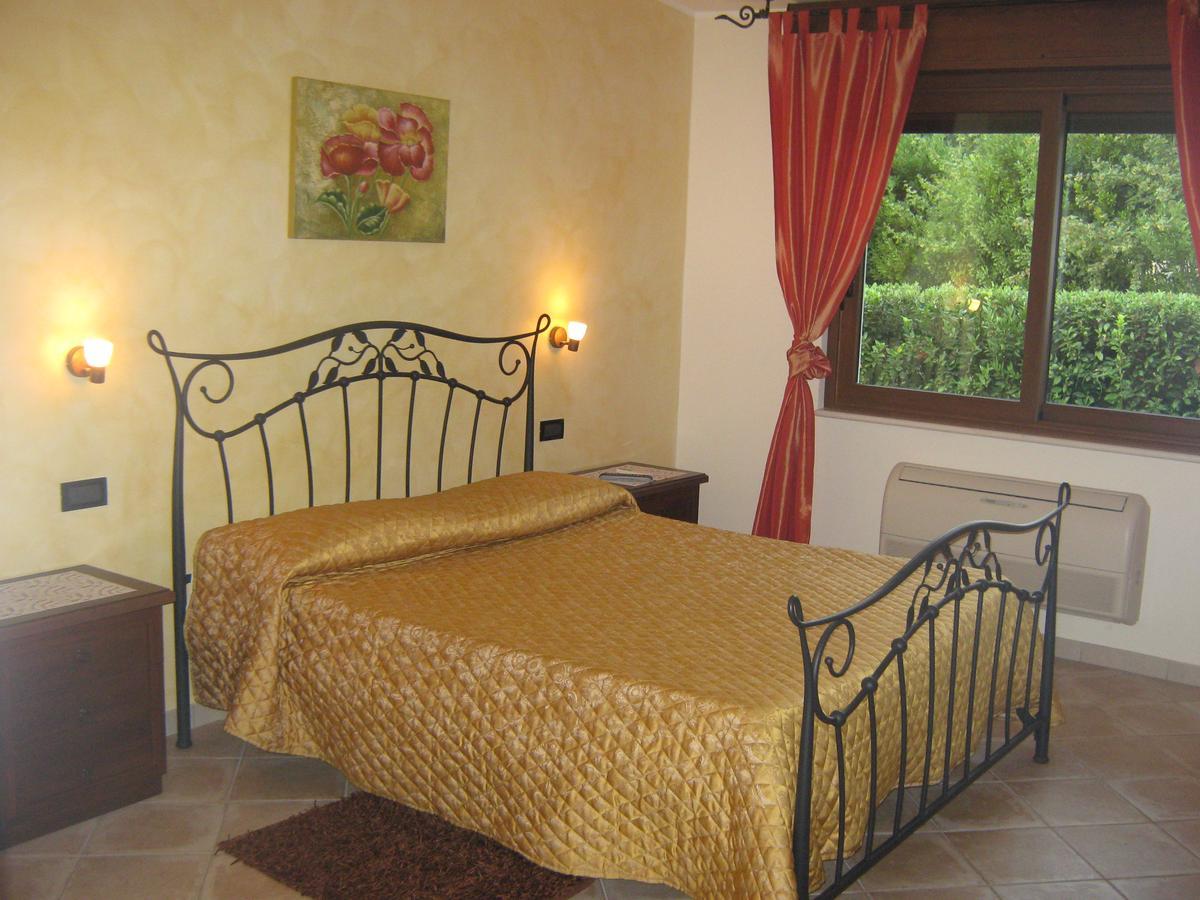 B & B Oasi Rosciano  Buitenkant foto