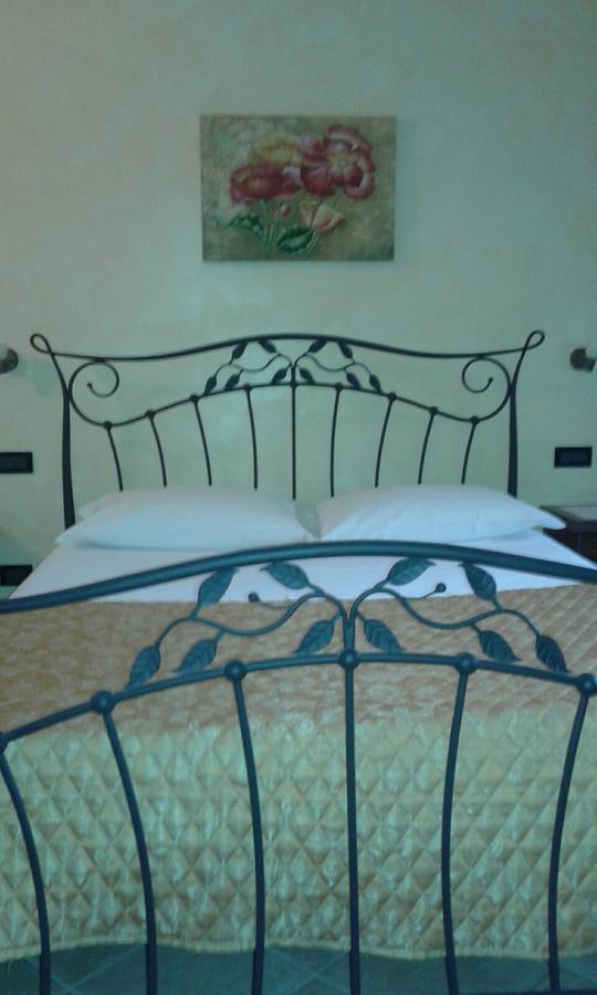 B & B Oasi Rosciano  Buitenkant foto