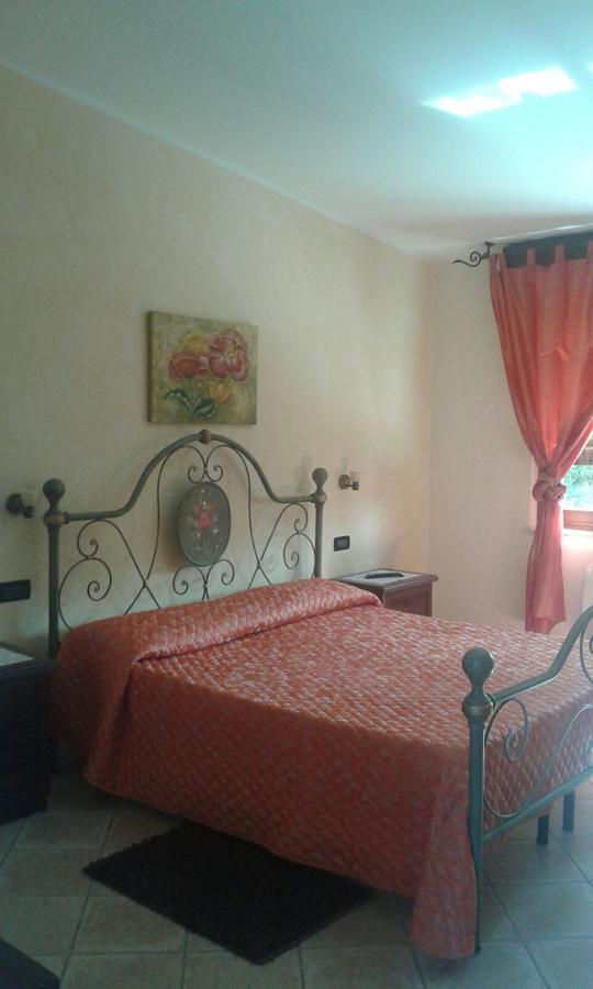 B & B Oasi Rosciano  Buitenkant foto