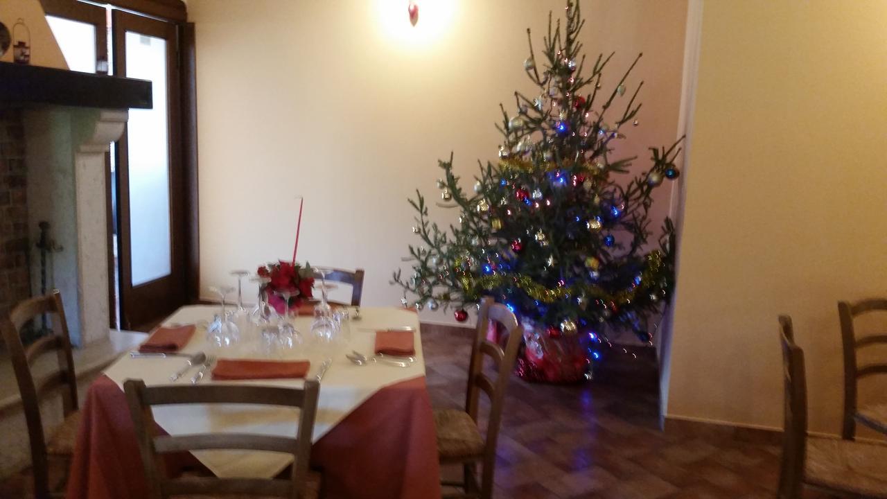 B & B Oasi Rosciano  Buitenkant foto