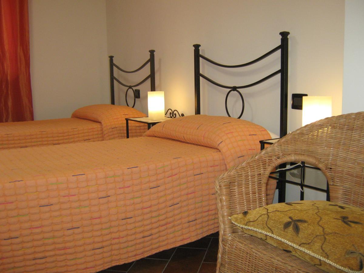 B & B Oasi Rosciano  Buitenkant foto
