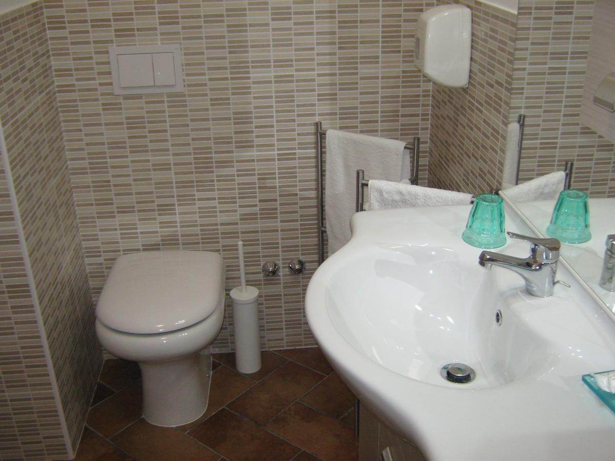B & B Oasi Rosciano  Buitenkant foto