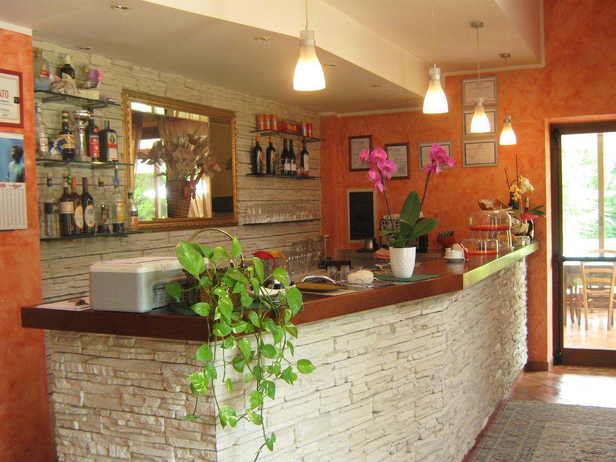 B & B Oasi Rosciano  Buitenkant foto