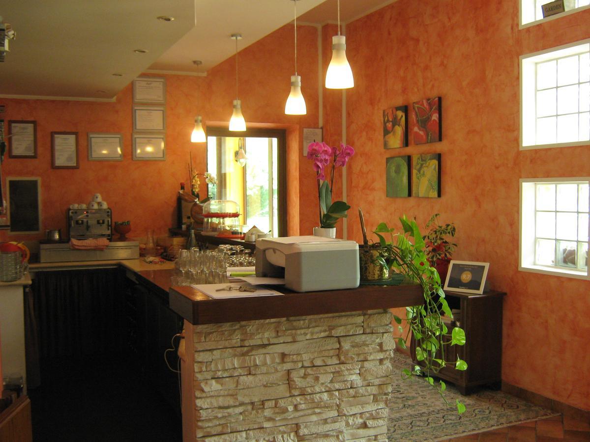 B & B Oasi Rosciano  Buitenkant foto